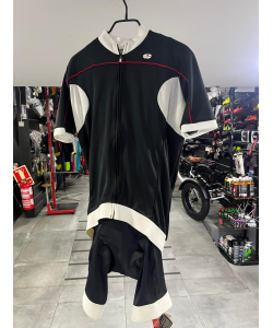 Equipación GSG negra/blanca